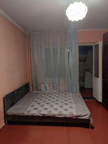 1 комнатная квартира на сутки в оше: 1 бөлмө, Менчик ээси, Толугу менен эмереги бар