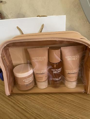 Kosmetik dəst, 4 məhsul, Yeni, Pulsuz çatdırılma