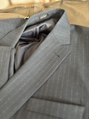 Kostyumlar: Klassik kişi kostyumu – EMILAND - Model: İki parçalı kostyum (jilet — 5