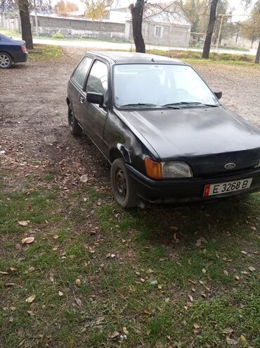 ош арзан машиналар: Ford Festiva: 1991 г., 1.3 л, Механика, Бензин