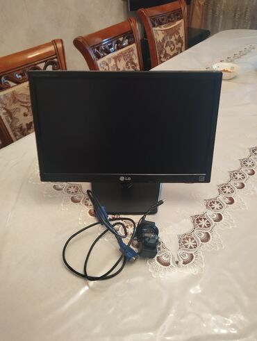 Monitor LG LED Flatron E1942 19" Computer ve Tehlukesizlik Cameralari