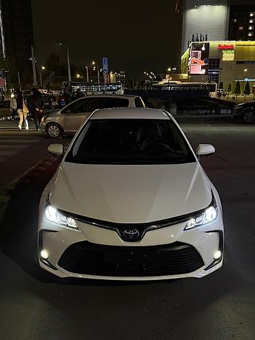 Toyota: Toyota Corolla: 2022 г., 1.8 л, Вариатор, Гибрид, Седан — 3