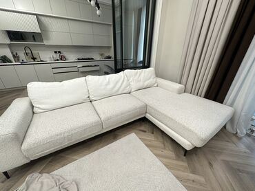 Диваны: Угловой диван, цвет - Белый, Б/у