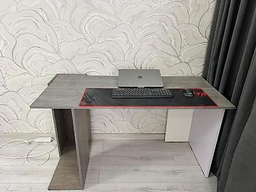 study table: Продаю рабочий стол в связи с переездом По размерам: в длину примерно — 3