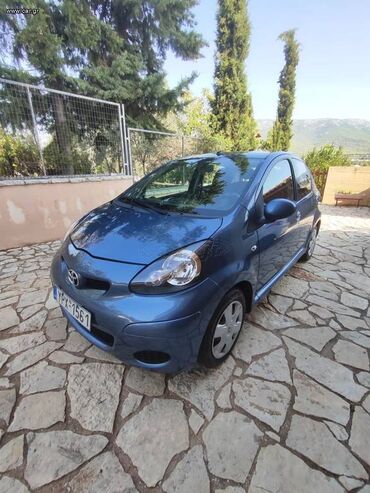 Toyota Aygo: 1 l | 2009 year Hatchback