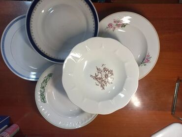 посуда тарелка: Тарелки большие (три глубокие три плоские) диаметр около 24см, целые