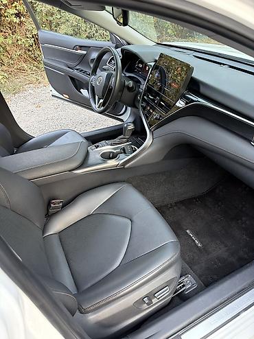 таёта ленкрузер: Toyota Camry: 2023 г., 2.5 л, Автомат, Бензин, Седан — 7