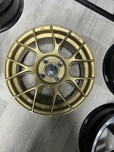 diska r13: Литой диск для автомобиля, золотой цвет. Характеристики по фото: - — 1