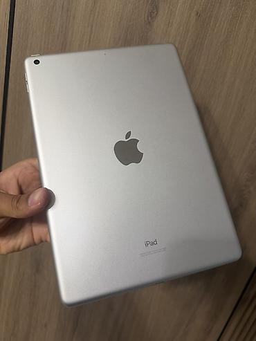 Планшеты: Планшет, Apple, память 64 ГБ, 10" - 11", Wi-Fi, Б/у, Классический цвет - Серебристый — 2