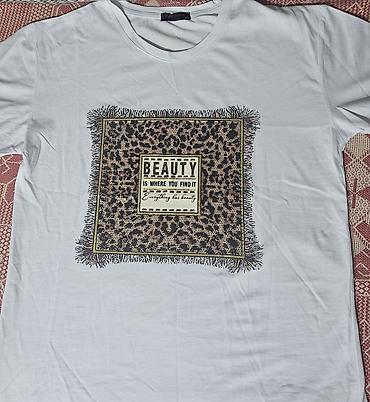 Qadın T‑şörtü – ağ rəng - Ön hissədə leopard naxışlı böyük panel və — 1