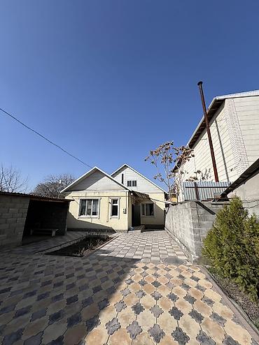 Продажа коттеджей и домов: Рабочий городок. Асаналиев / Алтымышев Дом 100 м², участок 5,5 соток — 1