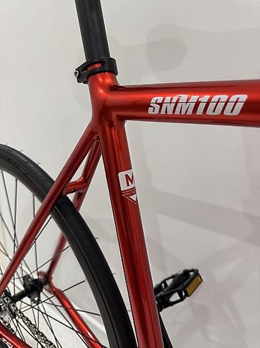 Шоссейные велосипеды: Фикс TSUNAMI snm100 Комплектация: Legend Цвет: красный Ferrari Рама — 3