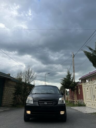 Kia: Xüsusiyyətlər: - Kompakt kuzov, şəhər üçün çevik idarəetmə - Ön duman — 1