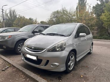 Honda: Honda Fit: 2006 г., 1.4 л, Механика, Бензин, Хэтчбэк