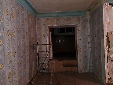 anbar satilir: Ev satilir qaz, isiq,su daimidi . 2 mertebeli bina evinin birinci — 4