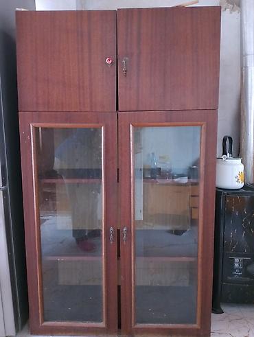 Bufetlər: Taxtadan hazırlanmış şkaf-vitrin - Material: kəsilmiş taxta karkas — 1