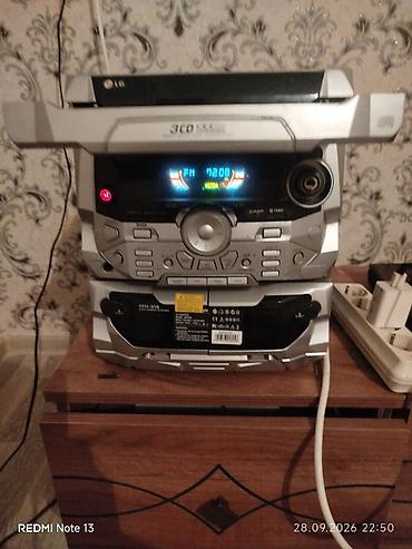 qədim tikiş maşını: LG FFH-315 mini audio sistem - 3 CD changer: eyni vaxtda 3 disk — 4