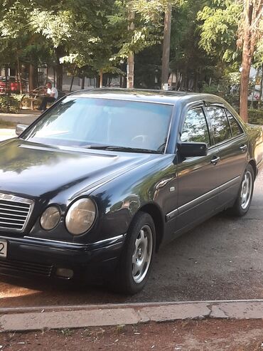 mercedesbenz e 240: Mercedes-Benz E 200: 2 l | 1996 il Sedan