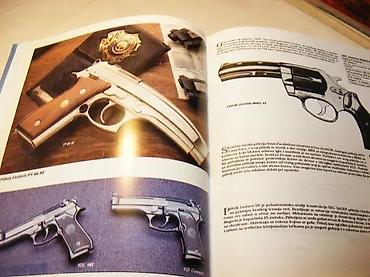nož karambit: Enciklopedija ručnog oružja dvadesetog vekadrugo izdanjeIan V. Hogg — 5