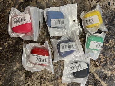 другая мото техника: Чехлы на AirPods и его китайские копии (чехлы для наушников)