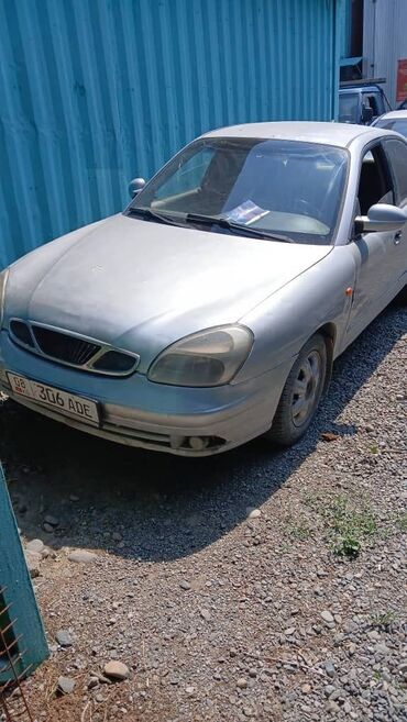 объем 1: Daewoo Nubira: 2002 г., 1.5 л, Механика, Бензин, Седан