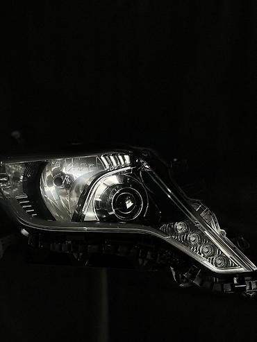Передняя правая фара Toyota 2011 г., Б/у, Оригинал, Япония