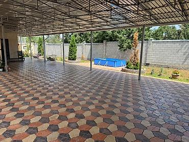 Продажа коттеджей и домов: Продаётся уютный благоустроенный дом в селе Арашан Район с чистым — 24