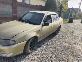 срочно продаю в связи с переездом: Daewoo Nexia: 2010 г., 1.6 л, Механика, Бензин, Седан