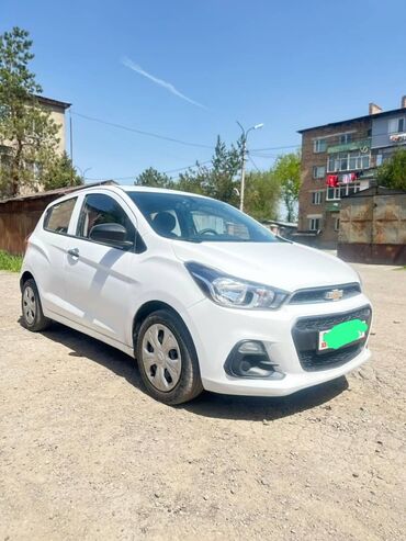 срочные продажи авто: Chevrolet Spark: 2018 г., 1 л, Автомат, Бензин