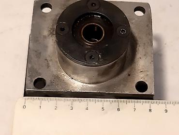 Ostali pribor i dodaci za alate: Aluminijumsko kuciste sa lezajem za osovinu 12mm Pored lezaja kuciste na lalafo.rs — 14 Ostali pribor i dodaci za alate: Aluminijumsko kuciste sa lezajem za osovinu 12mm Pored lezaja kuciste — 14