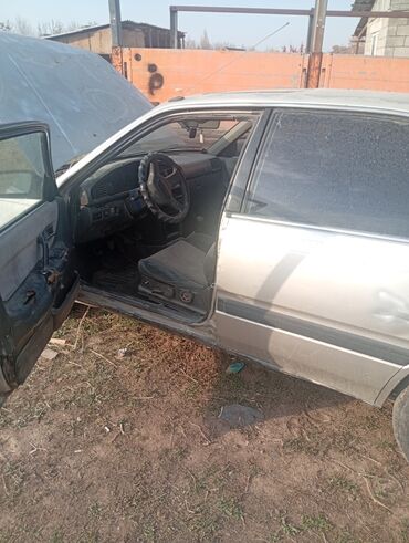 Mazda: Mazda 626: 1990 г., Механика, Седан — 6