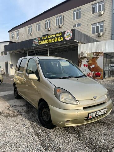 Toyota: Toyota Funcargo: 2001 г., 1.3 л, Автомат, Бензин, Минивэн