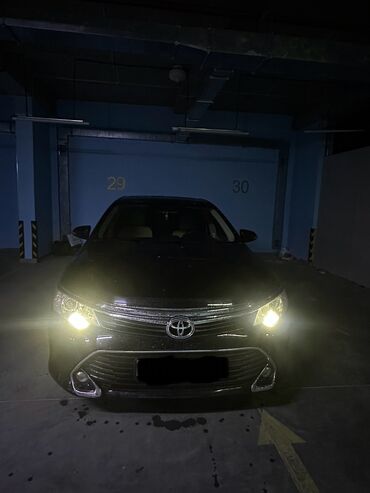 срочно продаю машину бишкек: Toyota Camry: 2017 г., 2 л, Автомат, Бензин, Седан