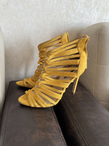 женские вечерние туфли: Tuflilər, Zara, Ölçü: 38, rəng - Sarı, İşlənmiş