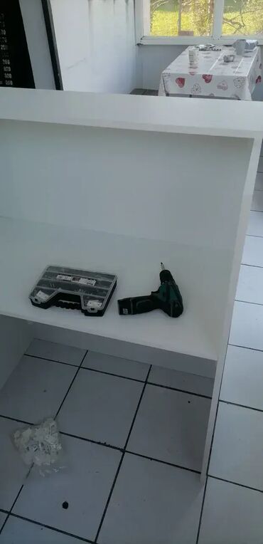 Stolovi: Pult 4 — 5