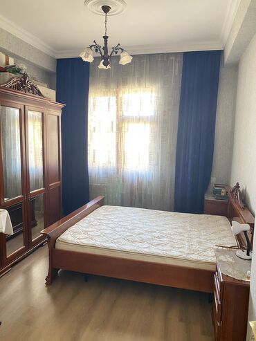 Yataq otağı dəstləri: İkinəfərlik çarpayı, Dolab, Komod, 2 tumba, Rumıniya, İşlənmiş