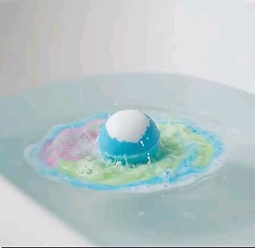 nike znakovi: Akcija . Od danas jedna kupka - bombica sa malom igrackom Cena — 1