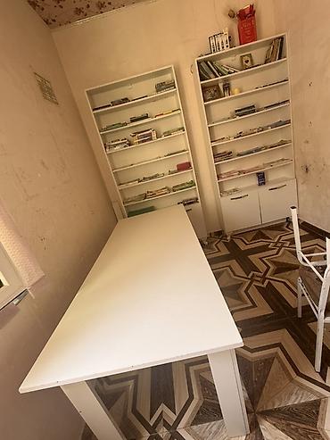 ofis ləvazimatı: Ağ rəngdə ofis mebel dəsti Tərkibi: - 2 ədəd kitabxana rəfi: hər biri — 4