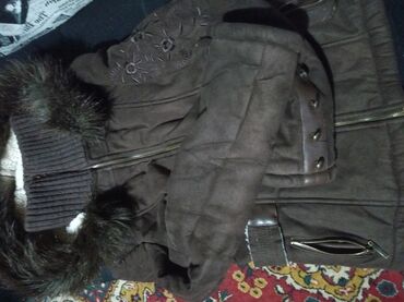 ženske kožne jakne sa krznom: M (EU 38), Jednobojni, Sa postavom, Vuna