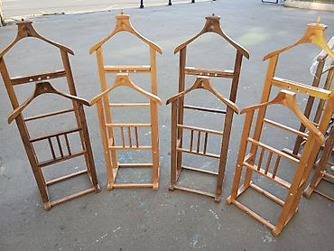 dəm qaşığı: Taxta geyim dayağı (valet stand) - Material: təbii ağac, hamar — 1