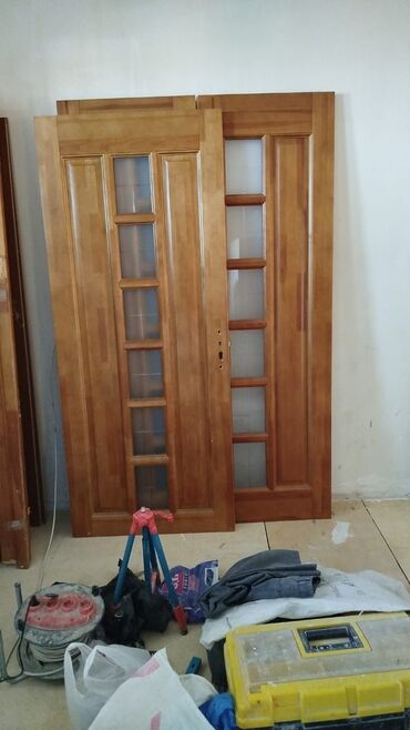 işlənmiş taxta satışı: 5 eded qapi satilir biri 70azn. Olcu 4 ededi 200×90. 1ededi 200×120