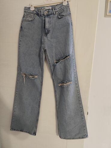 extreme intimo pantalone: NOVO teksas pocepane zvonarice
30/L vel
Nemaju elastina