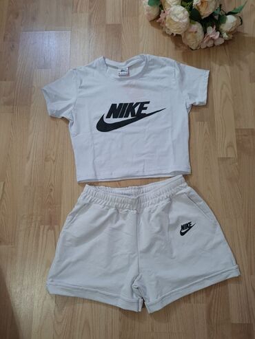 Kompleti: Komplet S M L
1.500din — 1