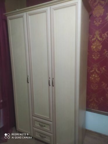 шифанер бу: В связи с переездом распродаю мебель.Камод большой,цвет венг,состояние