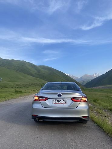 camry 55 xle: Toyota Camry: 2021 г., 2.5 л, Автомат, Гибрид, Седан — 3