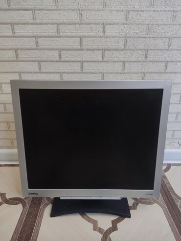 Monitorlar: Monitorlar satılır Benq və samsung biri 25m Watsapa yaza bilersiz