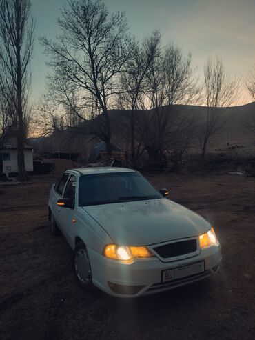 subaru outback 2010: Daewoo Nexia: 2010 г., 1.6 л, Механика, Бензин, Седан