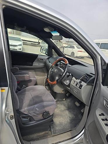 toyota town: Toyota Voxy: 2004 г., Минивэн — 5