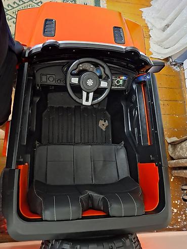 şaxta baba oyuncagi: Uşaq üçün elektrikli off-road tipli maşın - Korpus: parlaq qırmızı — 2