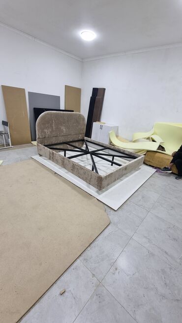 Двуспальные кровати: Двуспальная кровать, Новый, С мягкой обивкой, длина - 200 см — 7